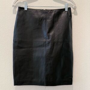 Vintage Newport News Leather Back Zip Pencil Skirt Womens 4 Black